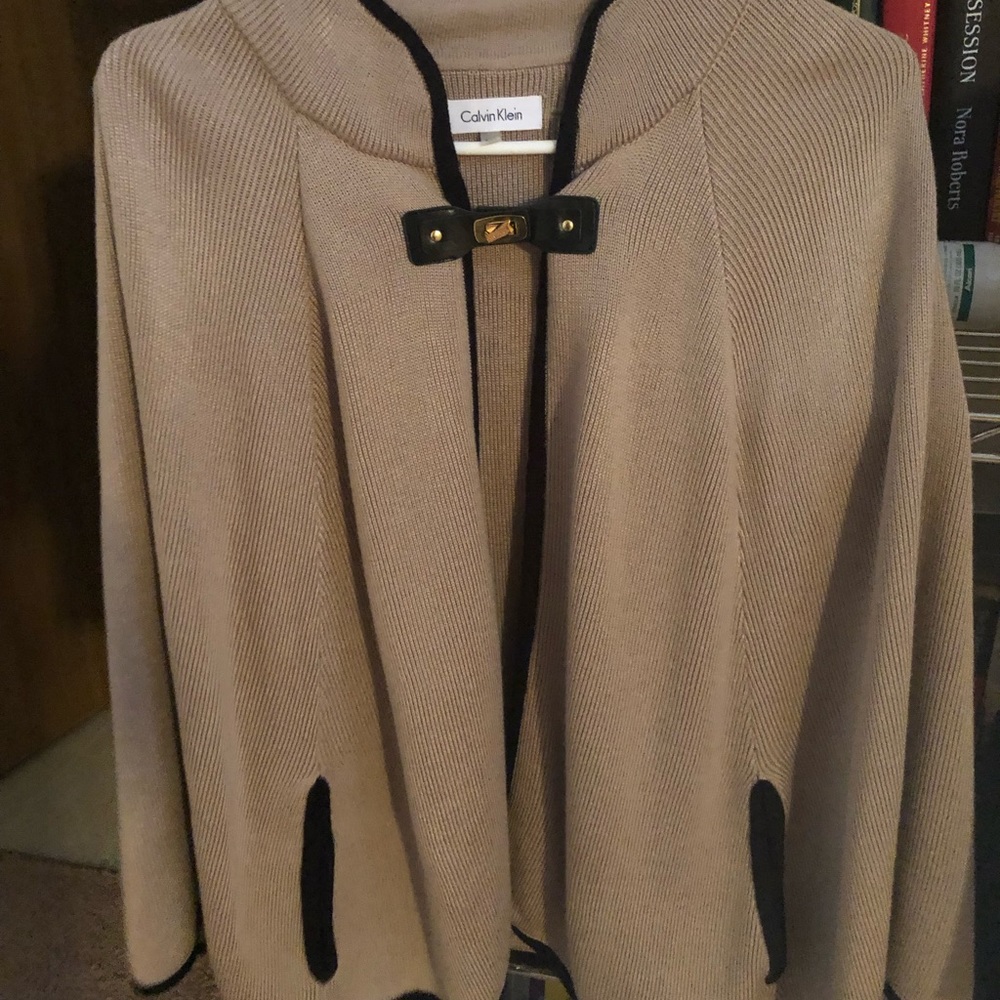 Poncho - Picture 2 of 2